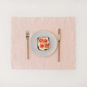 Różowa lniana mata stołowa Linen Tales, 35x45 cm obraz