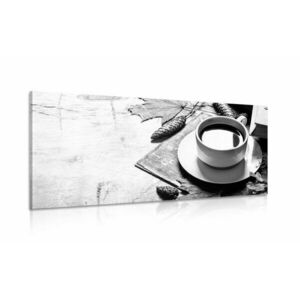 Obraz filiżanka kawy w jesiennej tonacji w wersji czarno-białej obraz