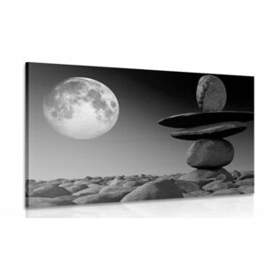 Obraz ułożone kamienie w świetle księżyca w wersji czarno-białej obraz