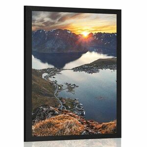 Plakat urokliwa górska panorama z zachodem słońca obraz