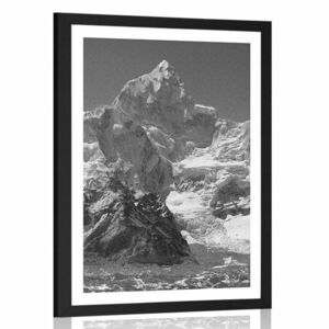Plakat z passe-partout piękny szczyt górski w czerni i bieli obraz