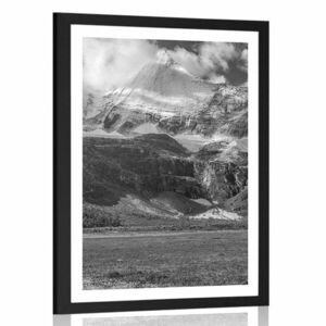 Plakat z passe-partout majestatyczny górski krajobraz w czerni i bieli obraz