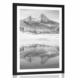 Plakat z passe-partout śnieżny krajobraz w Alpach w czerni i bieli obraz