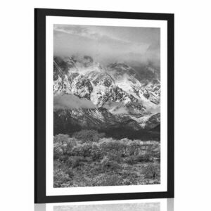 Plakat z passe-partout wyjątkowy górski krajobraz w czerni i bieli obraz