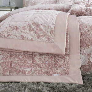 Różowa aksamitna narzuta pikowana na łóżko dwuosobowe 220x220 cm Crushed – Catherine Lansfield obraz
