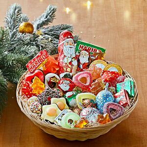 Słodki świąteczny koszyk obraz