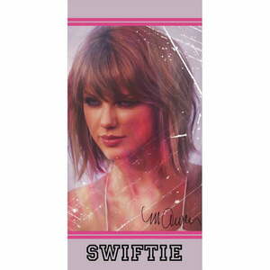 Różowy bawełniany ręcznik dziecięcy 70x140 cm Swiftie – Jerry Fabrics obraz