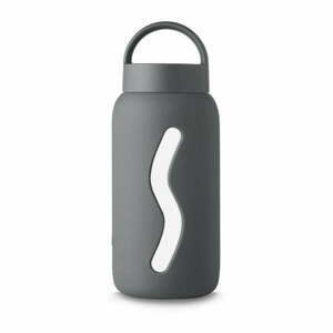 Ciemnoszara butelka podróżna 500 ml Smoke Grey – Muuki obraz