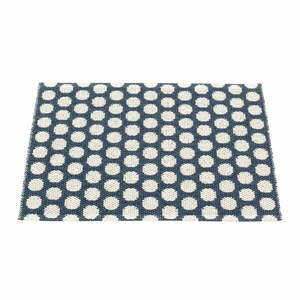 Ciemnoniebieski dywan odpowiedni na zewnątrz 70x50 cm Noa Dark Blue – Pappelina obraz