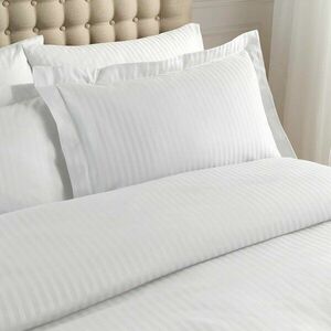 Adamaszkowe poszewki na poduszki zestaw 2 szt. 75x50 cm Satin Stripe – Catherine Lansfield obraz