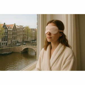 Różowa jedwabna opaska na oczy Mulberry Silk – Mila Home Luxury obraz