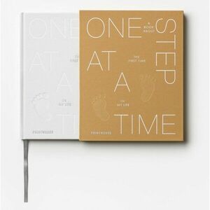 Pamiętnik niemowlęcy 64 str. One Step at a Time: A Book About the First Time in My Life – Printworks obraz