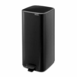 Stalowy kosz na śmieci z pedałem w kolorze matowej czerni 30 l Bo – Brabantia obraz